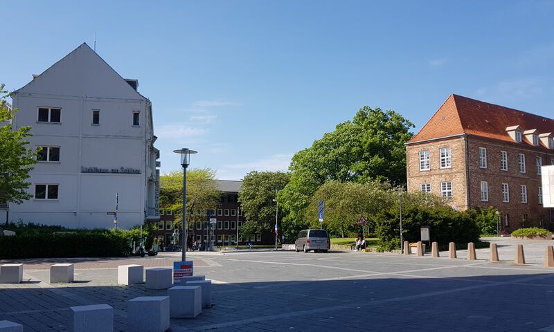 Datei:Burgstraße von der Schloßstraße zur Dänischen Straße.jpg